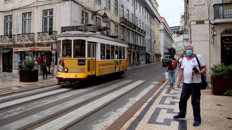 Restricciones. Lisboa antes del toque de queda. Foto: EP