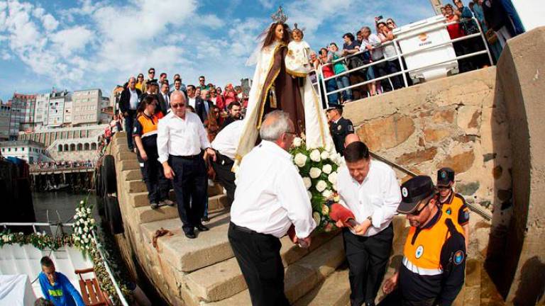 Procesión da Virxe do Carme na vila mariñeira de Malpica. Foto: ECG