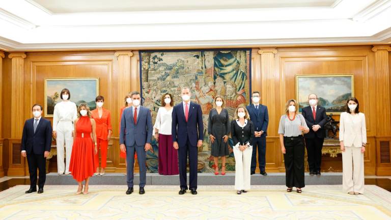 Los miembros del nuevo Gobierno posan con el Rey / Foto: Casa de SM el Rey