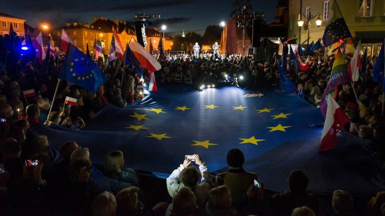 Manifestación en Varsovia en defensa de la permanencia de Polonia en la UE - Attila Husejnow/SOPA Images via / DPA
