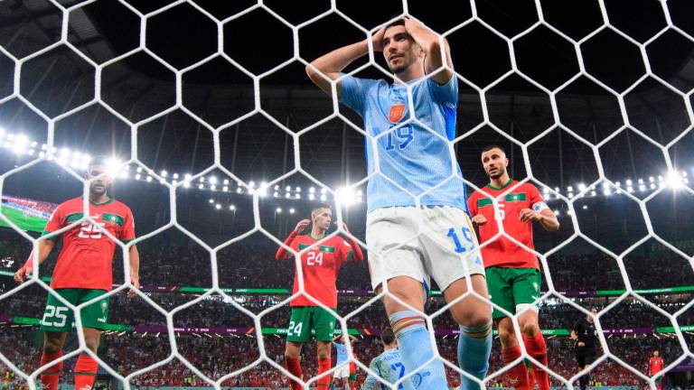 CARLOS Soler, con las manos en la cabeza, tras una ocasión de gol durante el partido ante Marruecos. Foto: DPA 