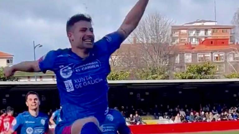 Los goles de Dani Salas e Iván en Laredo consolidan la escalada del Ourense CF