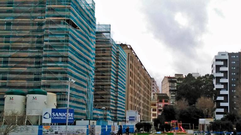 Edificio actualmente en construcción en el centro de la ciudad de A Coruña. Foto: Almara