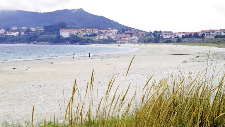 O nome da coñecida praia de Langosteira é un dos topónimos que están xa recollidos en Galicia Nómada. Foto: T. de G.
