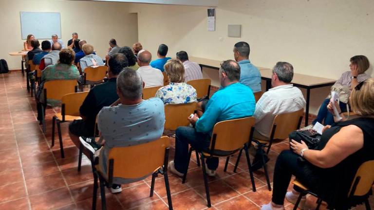 Imaxe do encontro veciñal do goberno local na parroquia de Aguiño. Foto: Concello de Ribeira