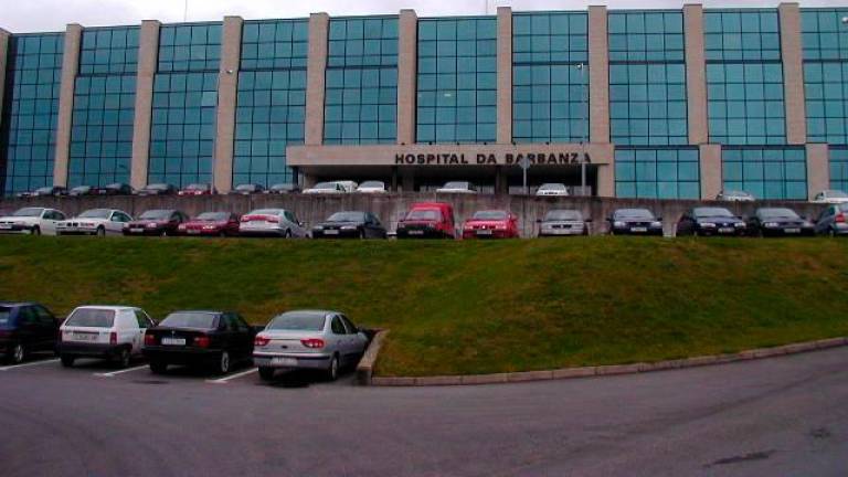 Vista parcial de una de las zonas del aparcamiento del hospital del Barbanza. Foto: PSOE