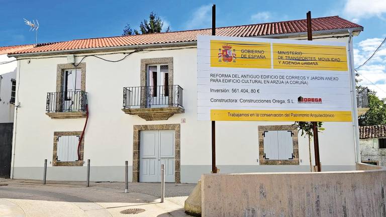Estado actual da antiga Casa de Correos de Arzúa, que é agora un edificio de uso público destinado a actividades culturais. Foto: C. Arzúa