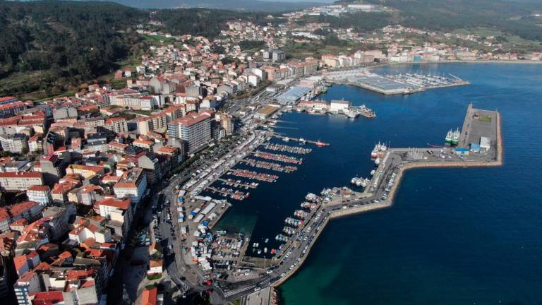 EL EPICENTRO. Imagen aérea del puerto de Ribeira, considerado uno de los más importantes de Europa. F: C.