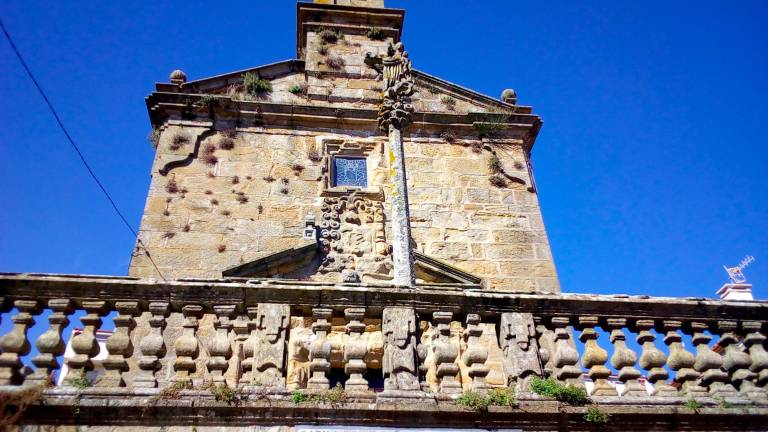 Fachada de la capilla del Buen Suceso en Fisterra en donde también se venera a Nuestra Señora del Socorro