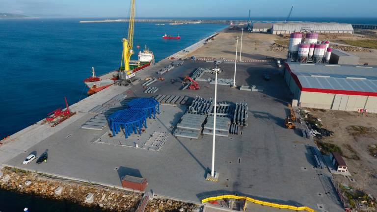 Vista de las instalaciones del puerto exterior de Punta Langosteira. Foto: A.P.A. 