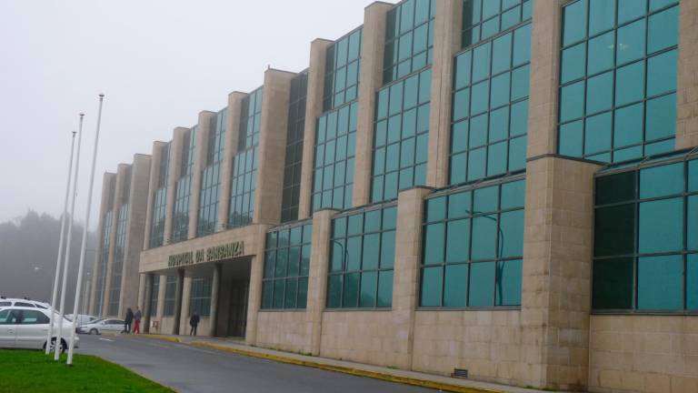 EL COMPLEJO. Fachada del hospital comarcal del Barbanza, ubicado en Ribeira. Foto: S. S.