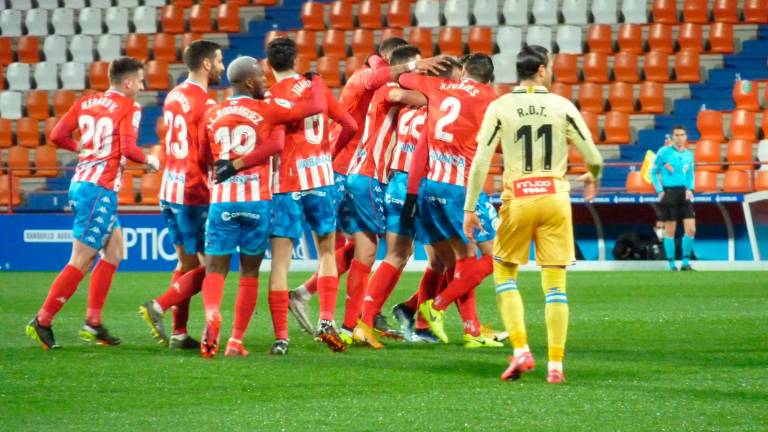 Los jugadores del Lugo celebran el 1-0. Foto: Carlos Castro/ADG MEDIA
