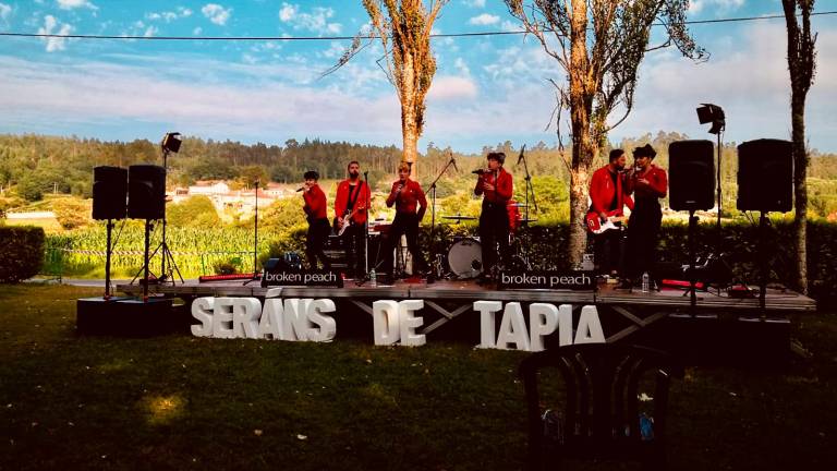 Imaxe do concerto do grupo galego de Rock e Soul dos Broken Peach nos Seráns de Tapia. Foto: Concello de Ames