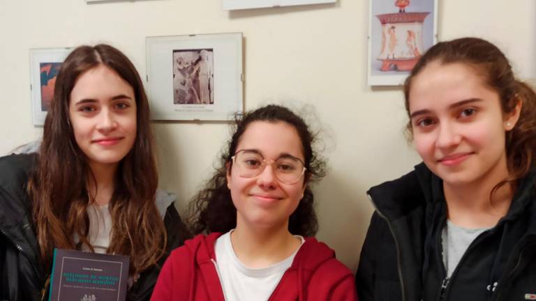 Alba, Iria y Herea, las estudiantes de Valga clasificadas para la final del Odisea. Foto: C. Valga