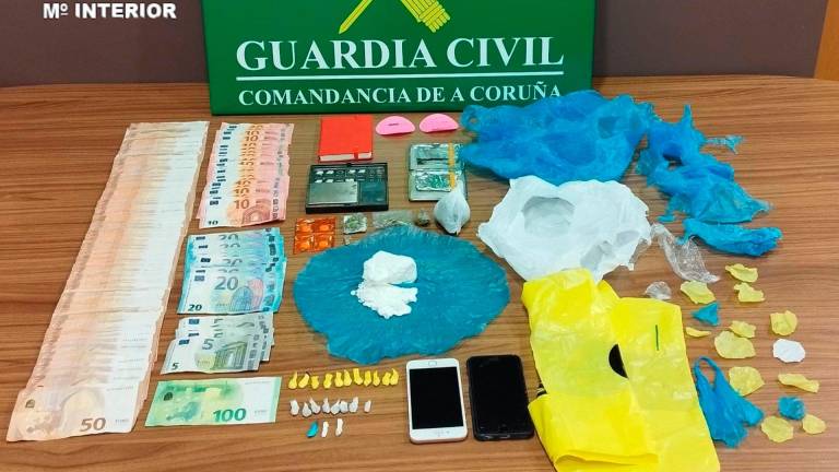 Material incautado en Rianxo en el marco de la operación Galpochi. Foto: Guardia Civil