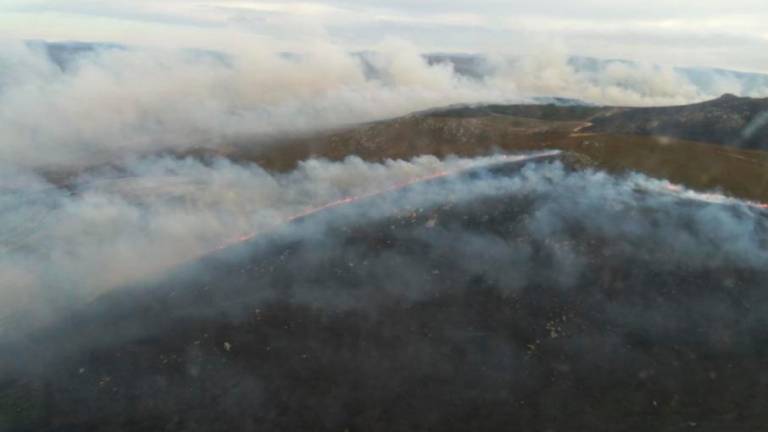 Alcance del incendio entre Zamora y Ourense. Foto: E. Press
