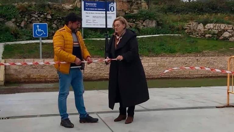 Vázquez y Monteagudo en el acto de apertura del nuevo aparcamiento. Foto: C. M.