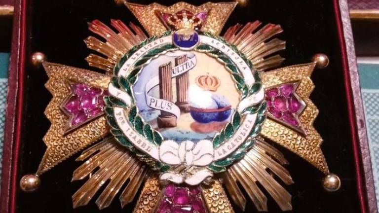 Gran Cruz de Isabel la Católica.