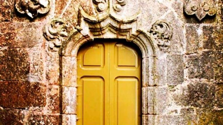 Puerta Santa de la iglesia parroquial de Fisterra. Foto: ECG