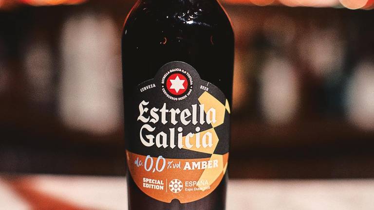 Botellas especiales de Estrella Galicia de su homenaje a la ExpoDubái 2020