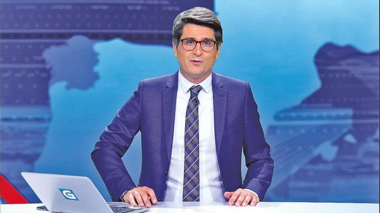 Eduardo Herrero, presentador del informativo ‘Galicia Noticias’. Foto: crtvg.es
