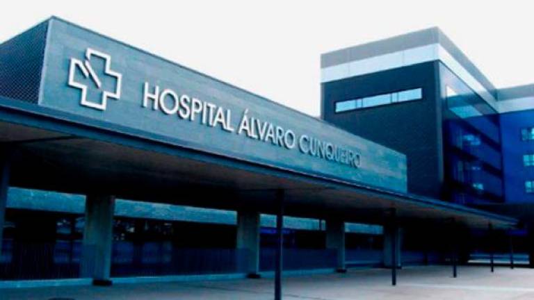 Detienen a un varón por agredir a dos agentes esta madrugada en el Hospital Álvaro Cunqueiro