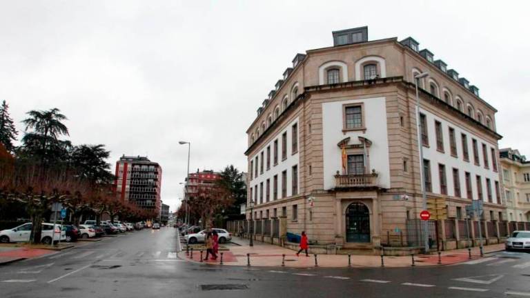 Juzgan a un hombre en Lugo por abuso sexual de la hija de catorce años de unos amigos suyos