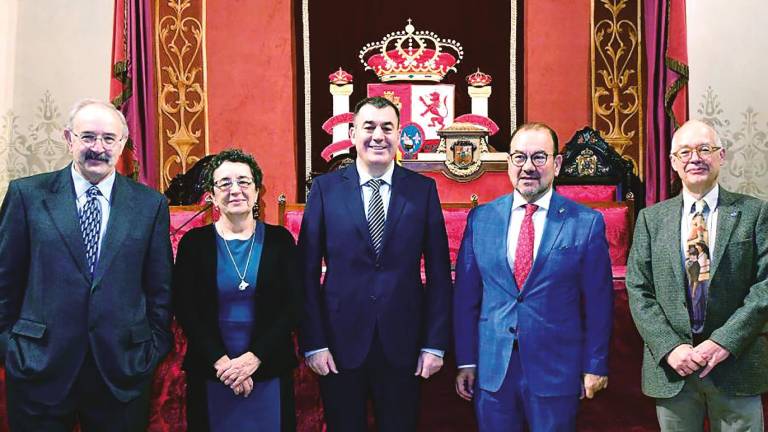 Ramón Villares, esquerda, Rosario Álvarez, Román Rodríguez, Antonio López e o decano Marco García. Foto: Santi Alvite