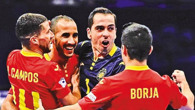 BRONCE Los jugadores de la selección celebran el tercer puesto en la Eurocopa. Foto: UEFA
