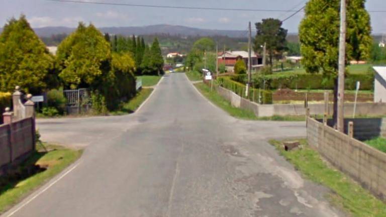Una intersección viaria en la parroquia ordense de Leira, a la altura de Bailía. Foto: CDT