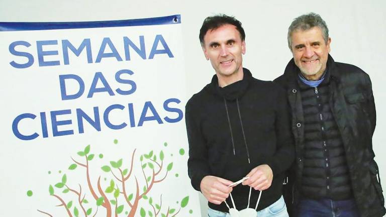 Os investigadores Jorge Mira (i) e Xabier Prado. Foto: USC