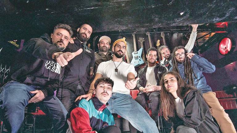 NUEVA FORMACIÓN. Integrantes del grupo gallego de rock Dakidarría posando este mismo mes de enero. Foto: Dakidarría