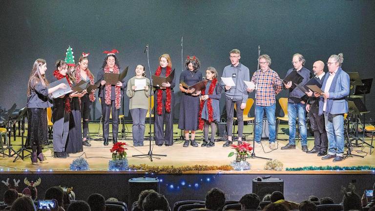 O coro de maiores subiu ó escenario para interpretar un tema clásico do Nadal, o himno ‘Adeste fideles’.