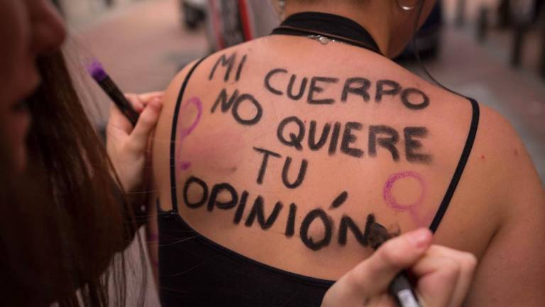 Miles de mujeres manifiestan su opresión en las calles de Madrid. (Fuente, libremercado.com)