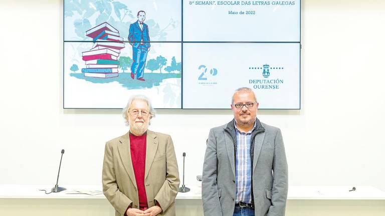 Xosé A. Perozo, esq., e César Fernández na presentación da Semana Escolar das Letras Galegas.