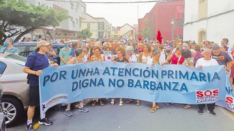 Manifestación en defensa de la sanidad pública este jueves en Ribeira. Foto: ECG