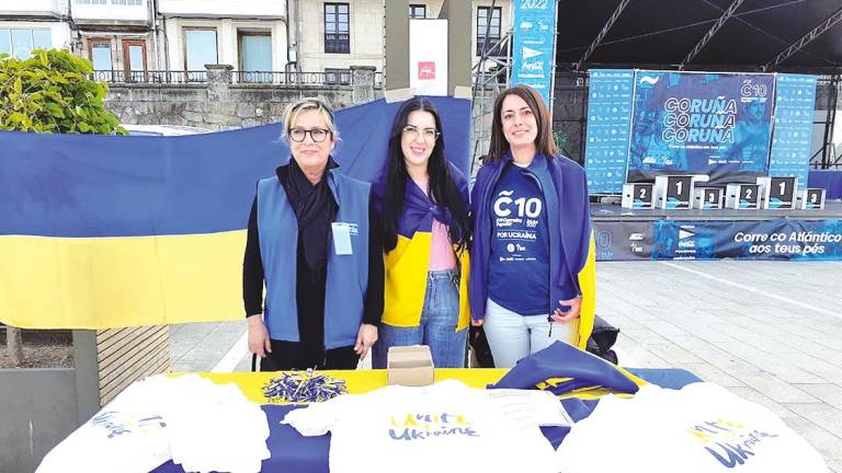 A ONG AGA-Ucraína estivo na carreira Popular de Coruña-10