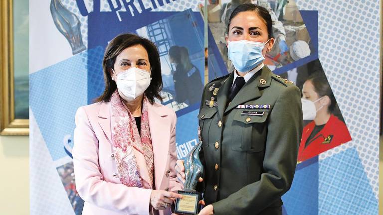 Condecorada con el Idoia Rodríguez por su labor en Kabul