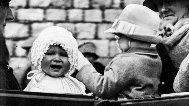 Esta instantánea se sacó en 1927 en el castillo de Windsor, Isabel tenía 9 meses. Imagen, National Geogrphic