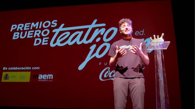 El actor Pau Sola en la gala de los Premios Buero de Teatro Joven. Foto: Coca-Cola
