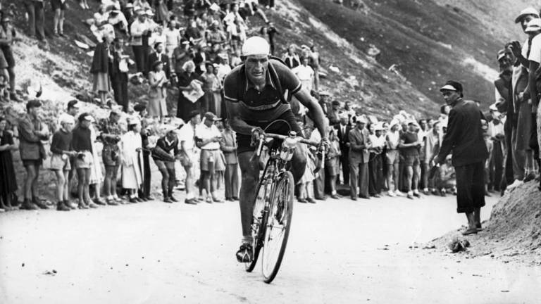 Imaxe do ciclista italiano Gino Bartali na edición do Tour de Francia de 1948, un dos dous que gañou. Foto: RSI