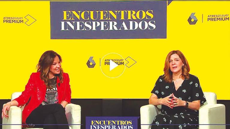 Mamen Mendizábal, a la izquierda, ayer durante la presentación de su nuevo programa de debate. Foto: La Sexta