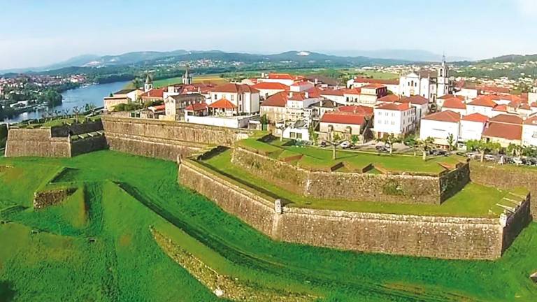 Valença do Minho y su histórica fortaleza, ciudad paso del camino portugués.