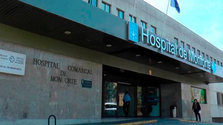 Técnicos de enfermería denuncian al Hospital de Monforte por tener que recoger residuos médicos