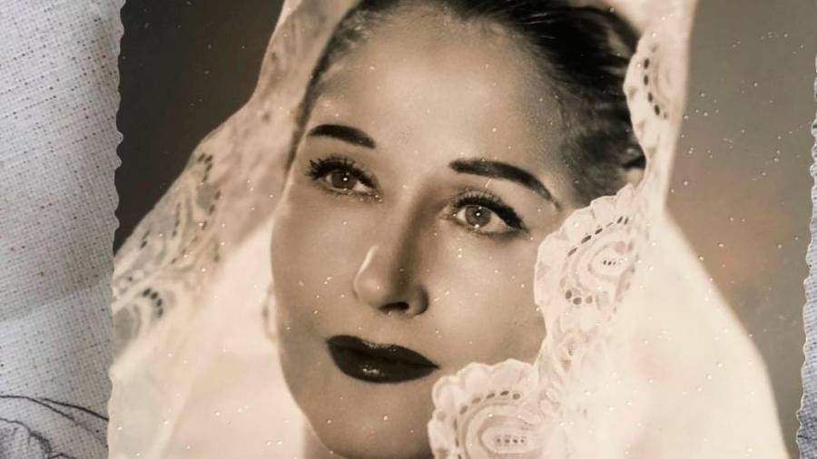 LA DEDICATORIA. Foto dedicada por la tonadillera en 1957a Dolores Pazos Castro, hija de su prima Amparo, el día que actuó en A Estrada.