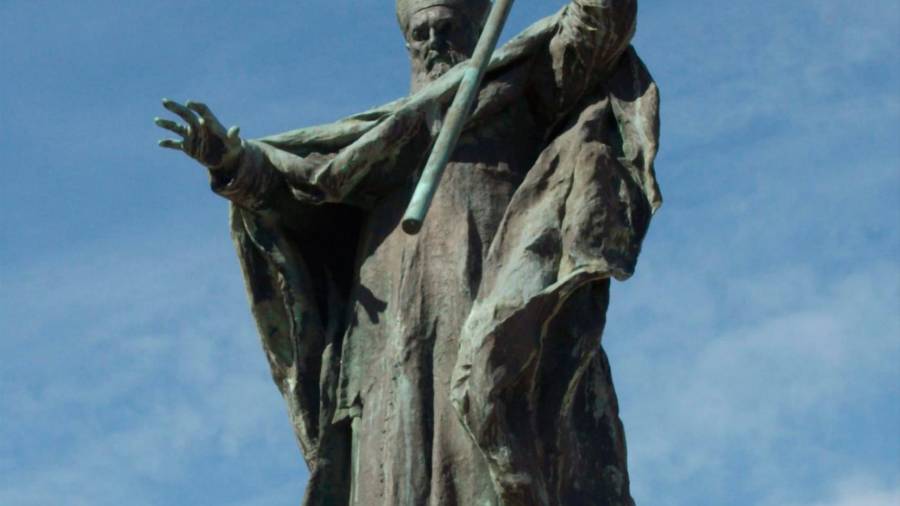 Estatua del cardenal Lavigerie, en la ciudad francesa de Bayona