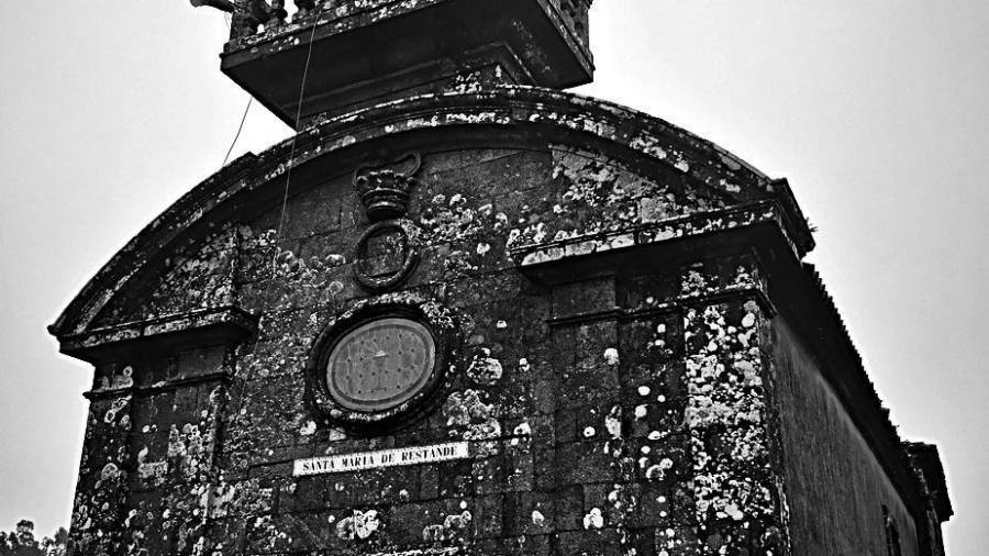 Igrexa barroca de Santa María de Restande.