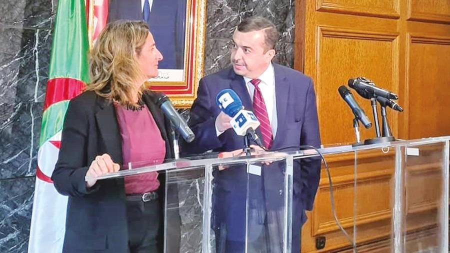 Teres Ribera y su homólogo argelino, Mohamad Arkab, en la rueda de prensa tras su reunión. Foto: Europa Press