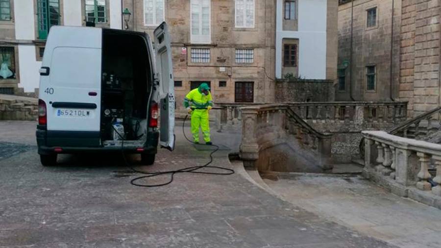 Polémica por la limpieza de edificios históricos utilizando agua a presión