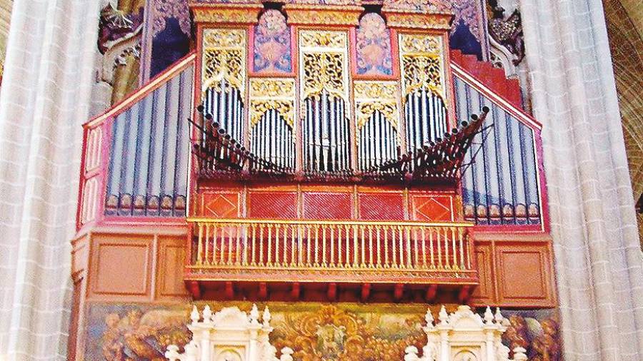 Nave central y órgano catedral de Oviedo. Foto: ECG